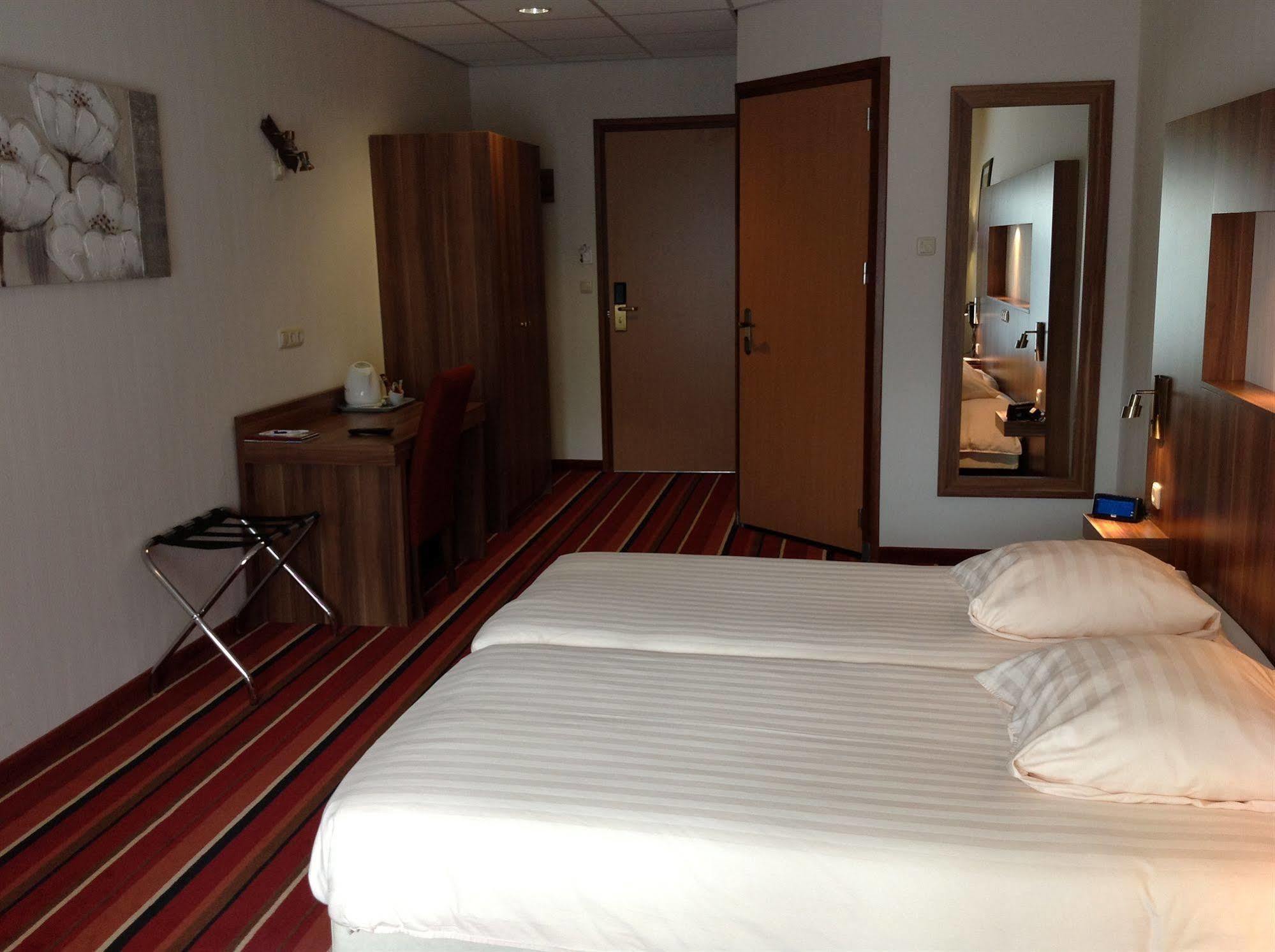 Suydersee Hotel 4*